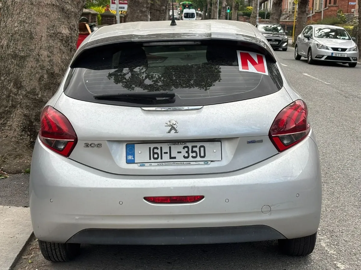 Peugeot 208 2016 - Image 2