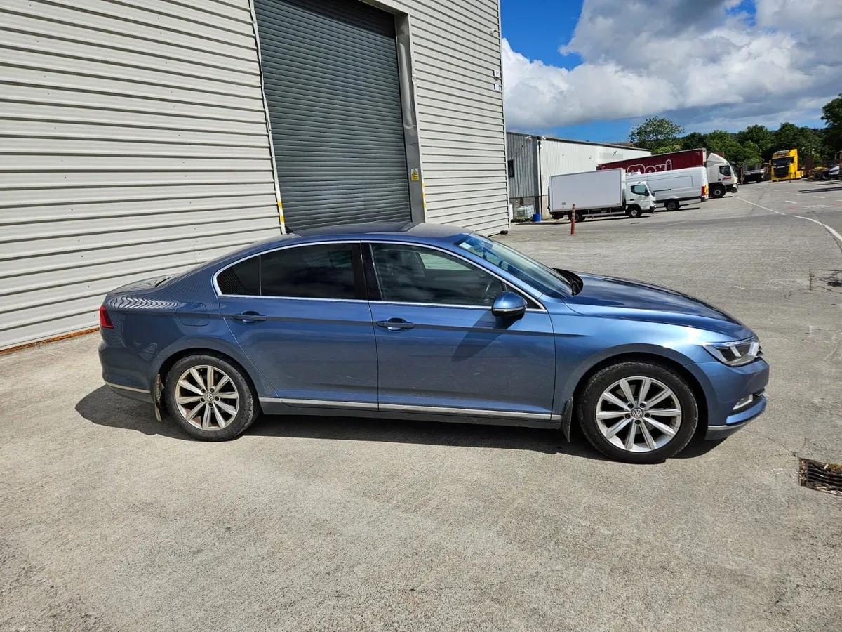 2015 Volkswagon Passat - Image 4
