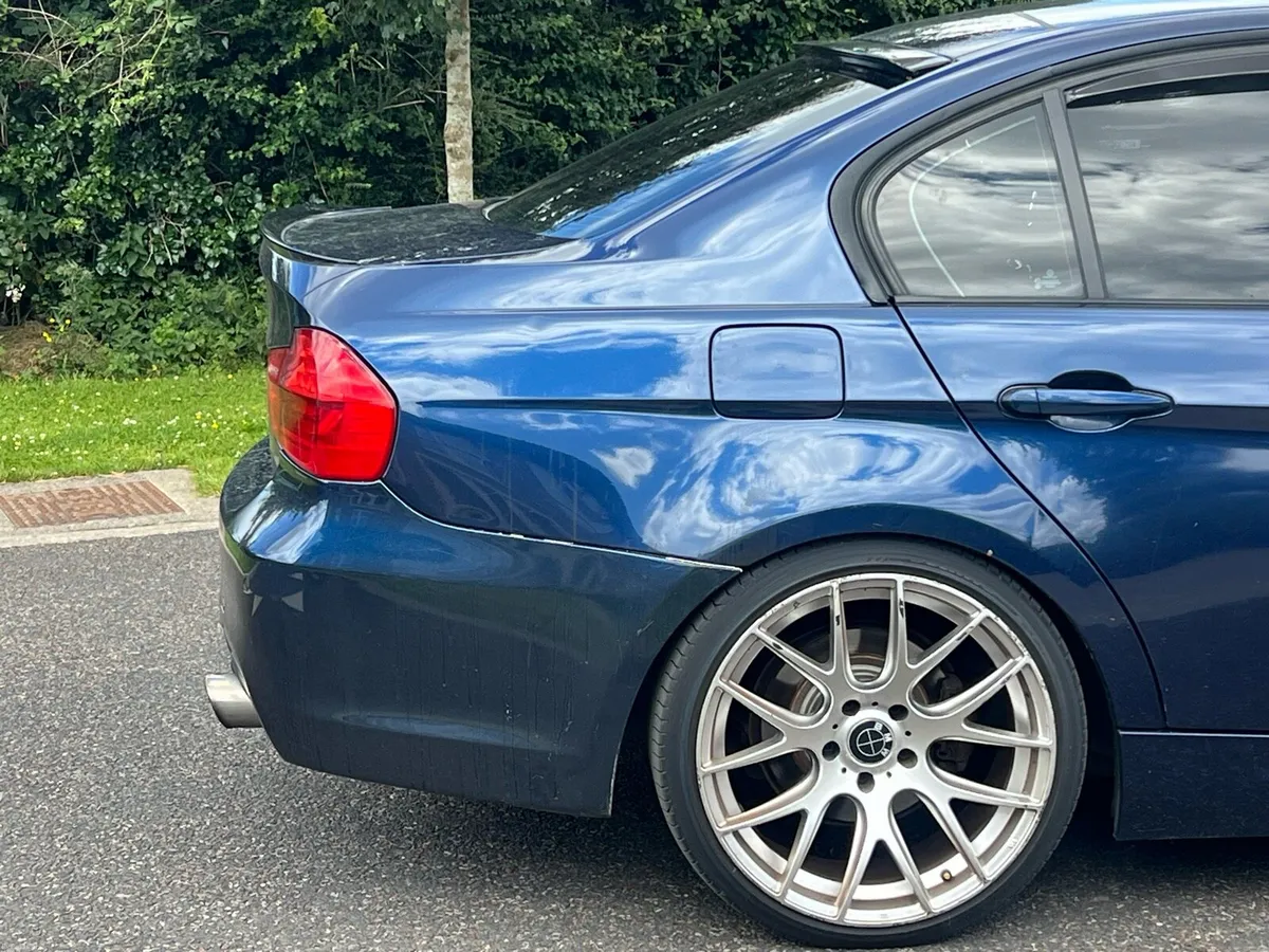 Bmw 320D tax 08/26 manual - Image 4