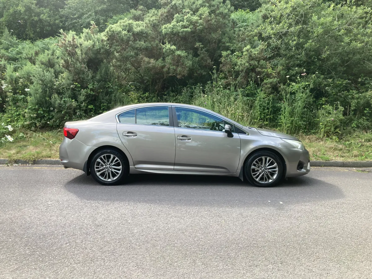 2015 Toyota Avensis 1.6 Diesel Luna Saloon - Image 2