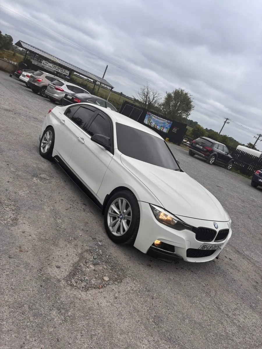 BMW 3-Series 2016 - Image 2