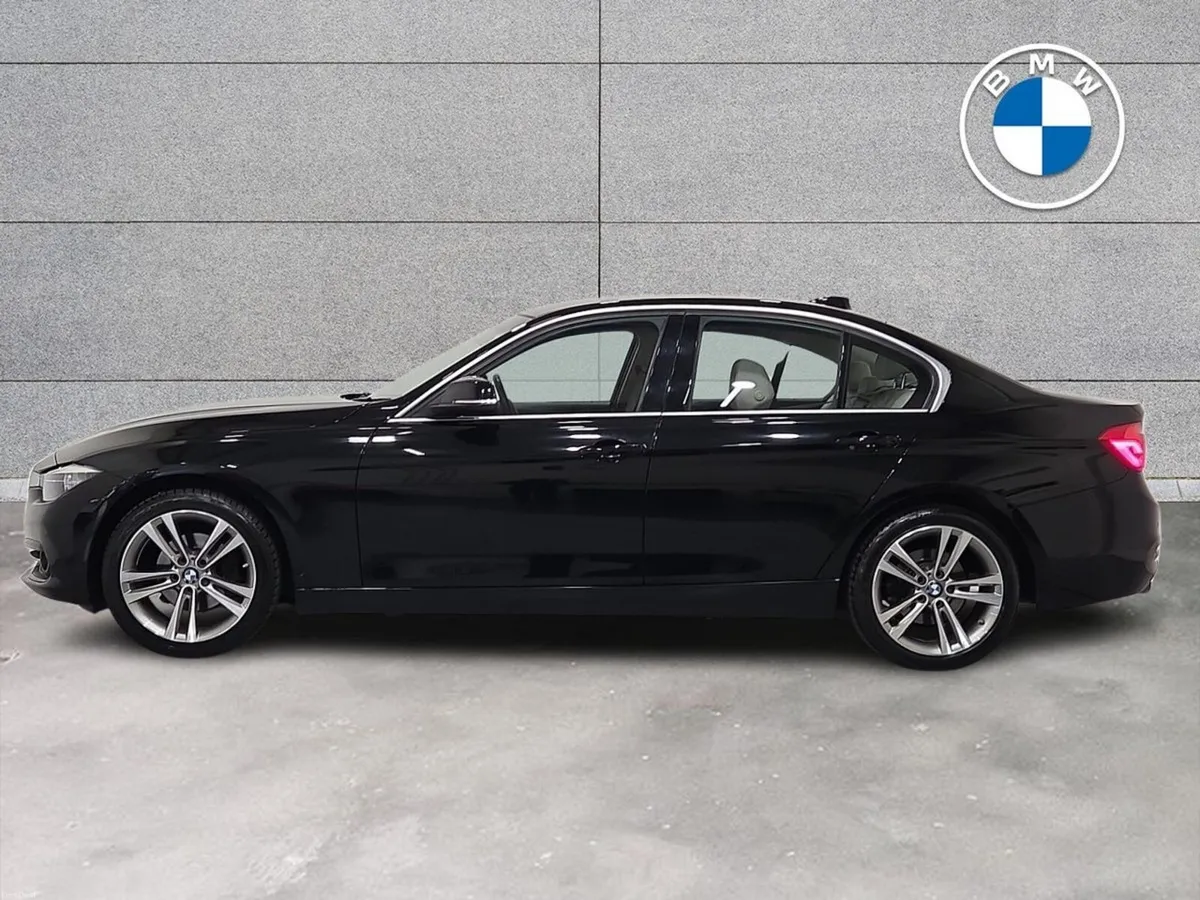 BMW 3-Series 318i Sport Saloon - Image 4