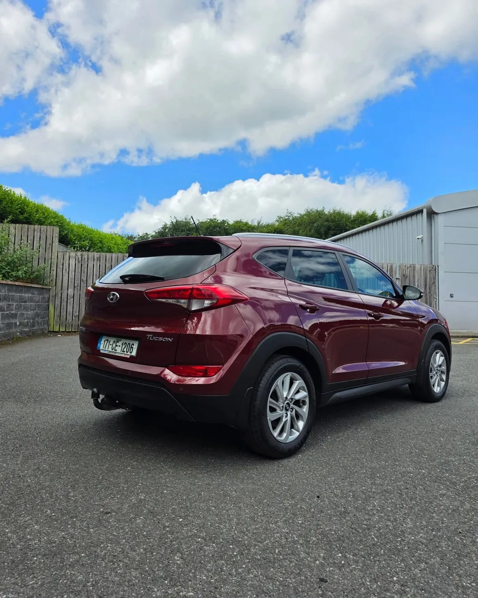 2017 Hyundai Tucson 1.7d Comfort Plus, LOW MILES - Image 2