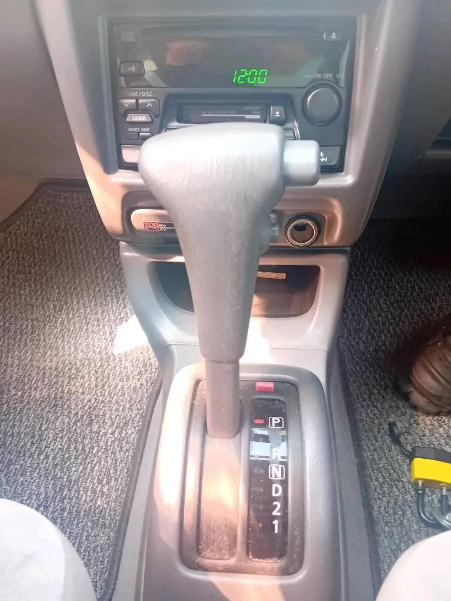 Automatic Nissan micra 01 auto low milage - Image 5