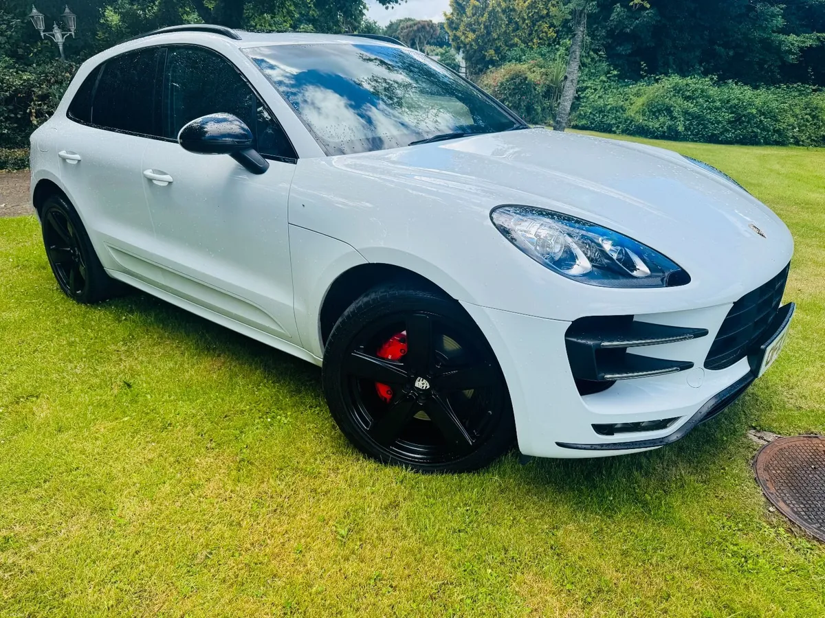 Porsche Macan TURBO  STUNNING UBER FAST SUV NI - Image 2