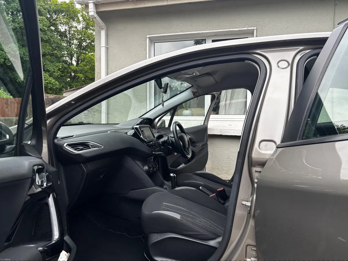 Peugeot 208 2013 - Image 3