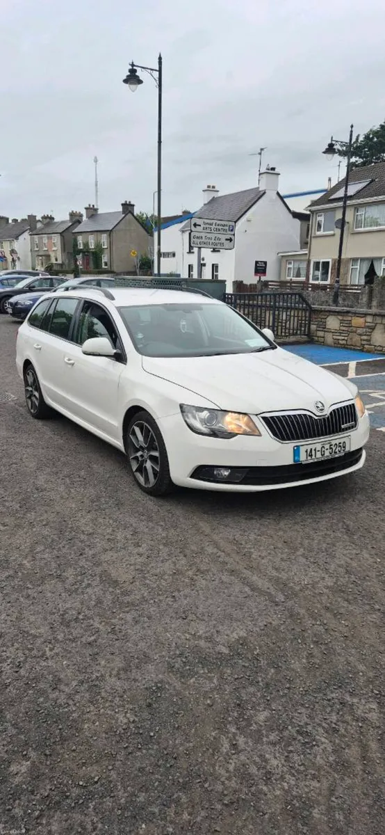 Skoda Superb - Image 4