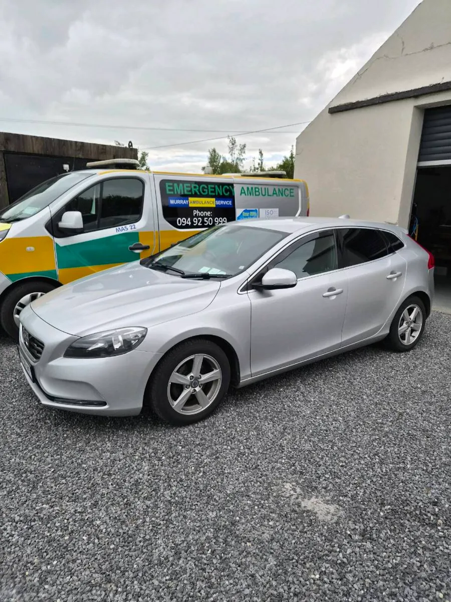 Volvo V40 - Image 3