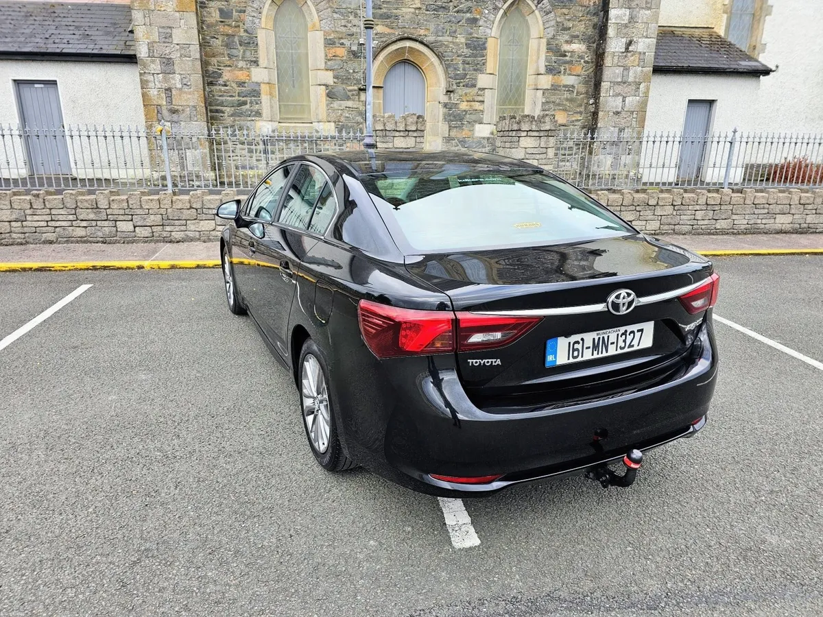 Toyota Avensis 2.0 Diesel,  Sat Nav - Image 4