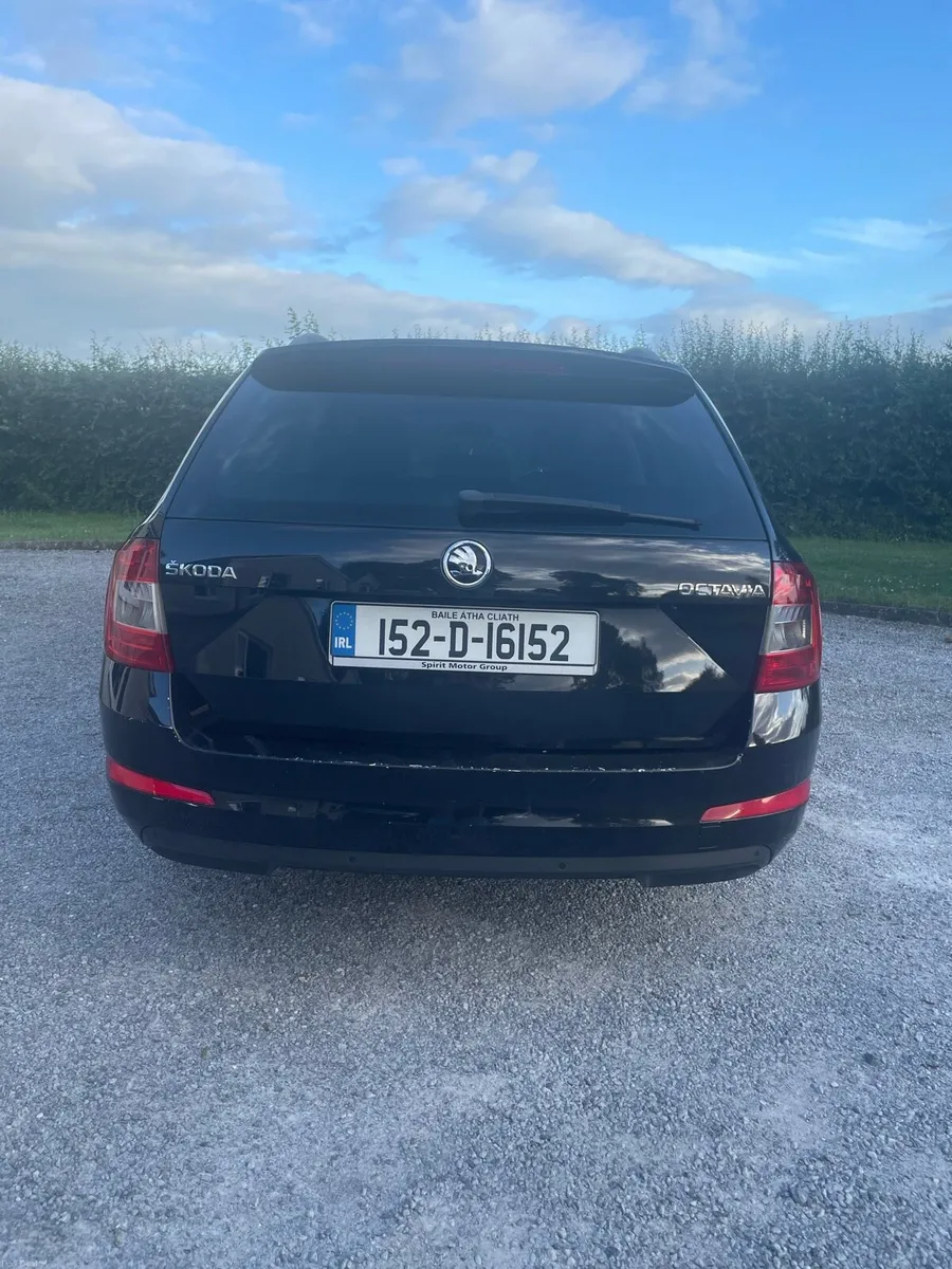 Skoda Octavia Combi - Image 2