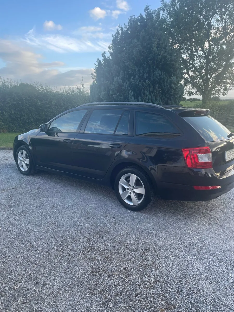Skoda Octavia Combi - Image 3