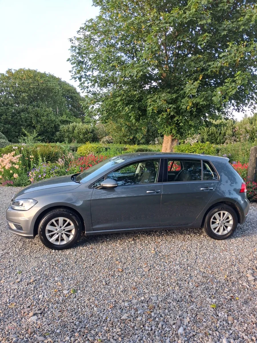 Volkswagen golf - Image 3