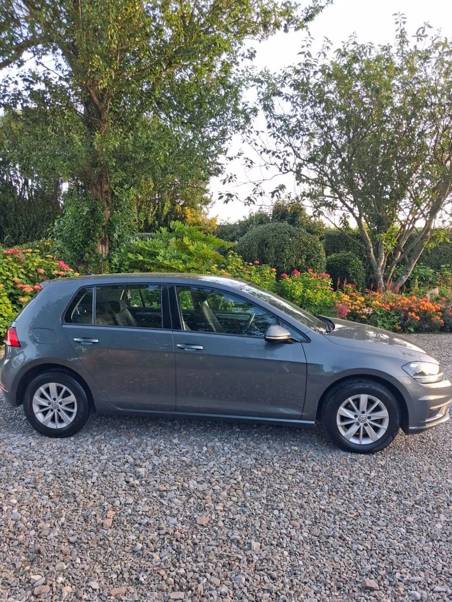 Volkswagen golf - Image 4