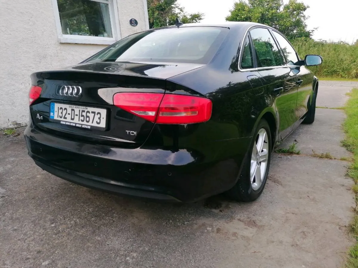 132 Audi A4 Black - Image 5