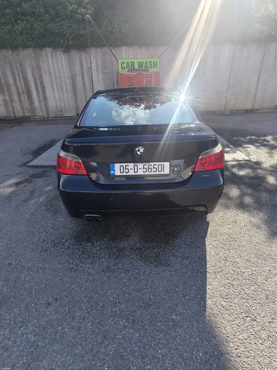 BMW 523i - Image 2