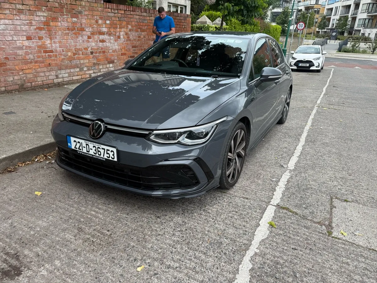 Volkswagen Golf 1.5 etsi R Line - Image 1