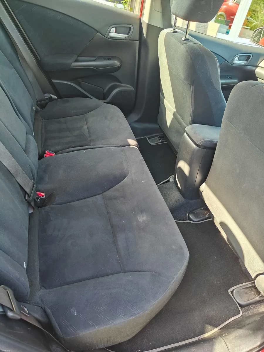 Honda Civic 2014 - Image 2