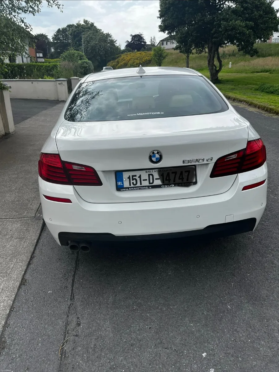 BMW 5-Series 2015 - Image 2
