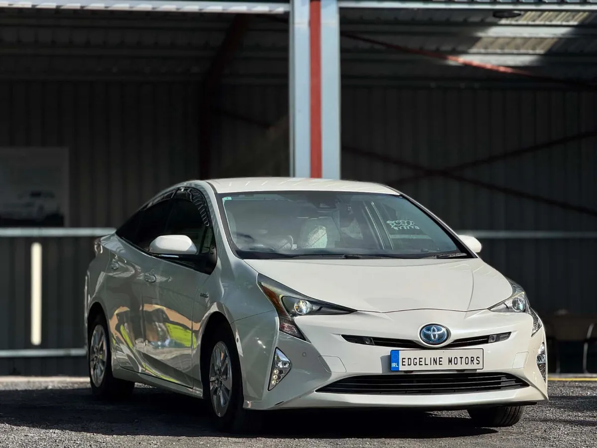2018 Toyota Prius 1.8 Hybrid Automatic-perfect car - Image 4