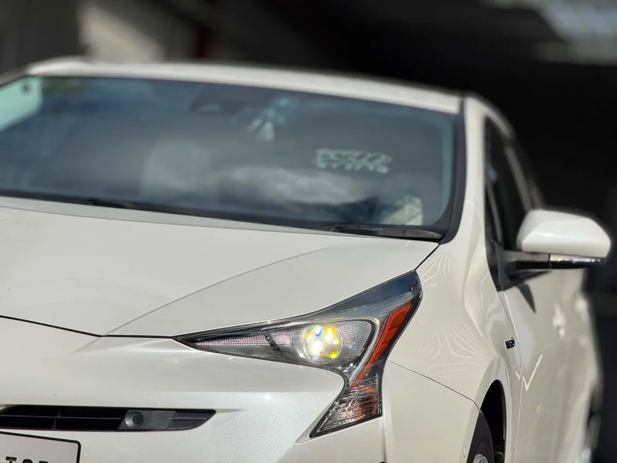 2018 Toyota Prius 1.8 Hybrid Automatic-perfect car - Image 2