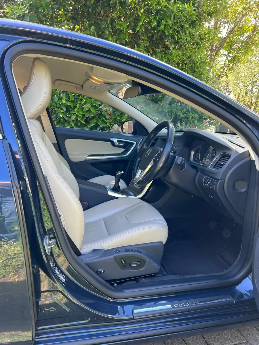 VOLVO S60 SE D4 Lux 181bhp - Image 4