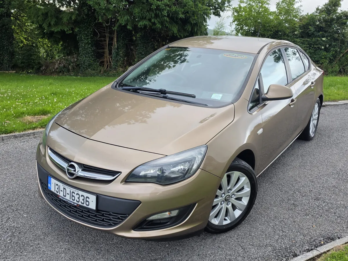 Opel Astra 2013 diesel - Image 1