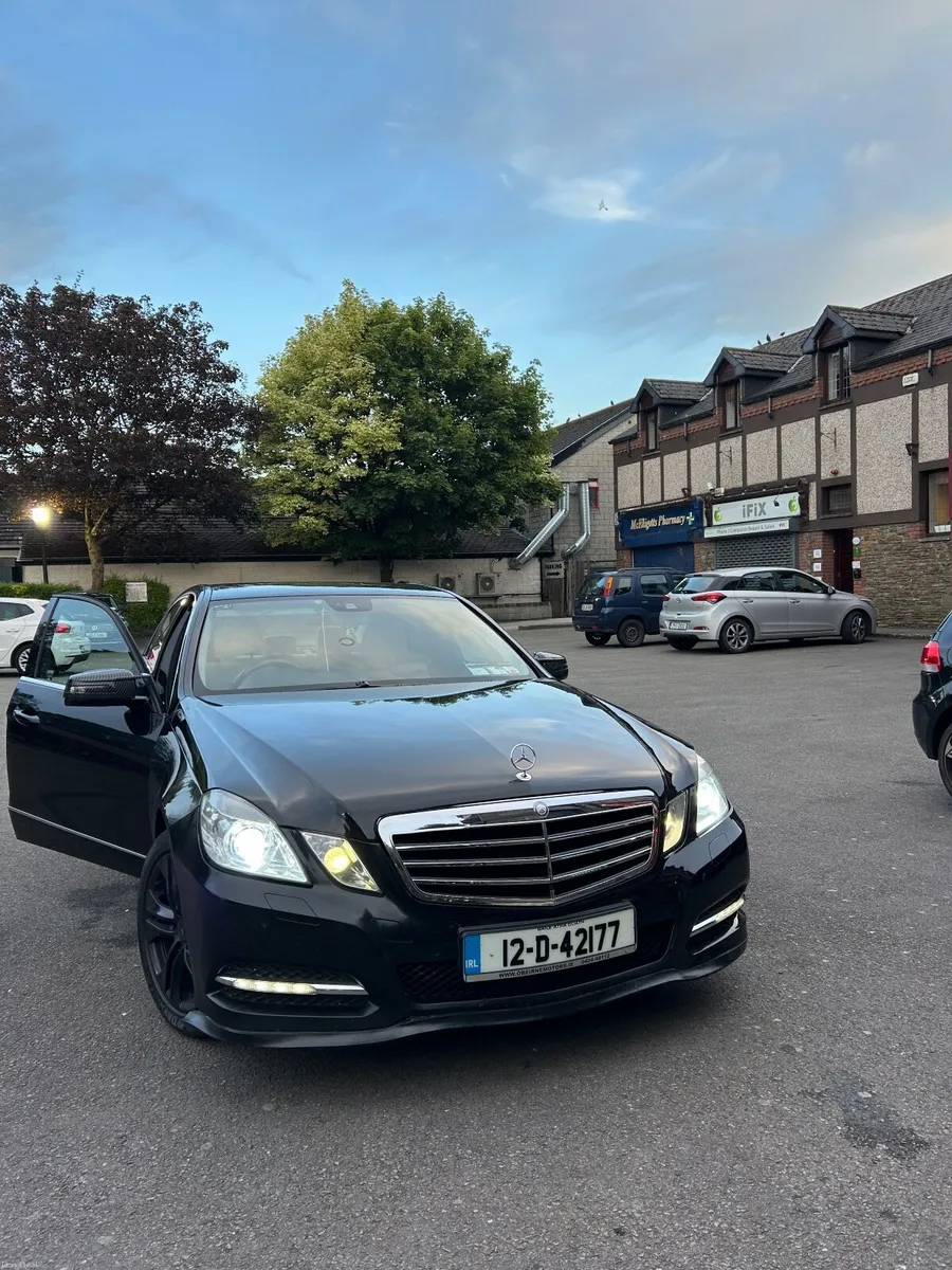 MercedesBenz E 220 amg  only 89000 mileage - Image 1