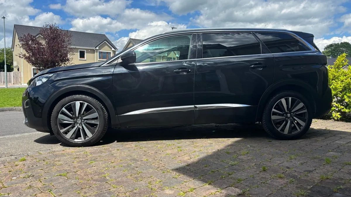 Car - Image 4