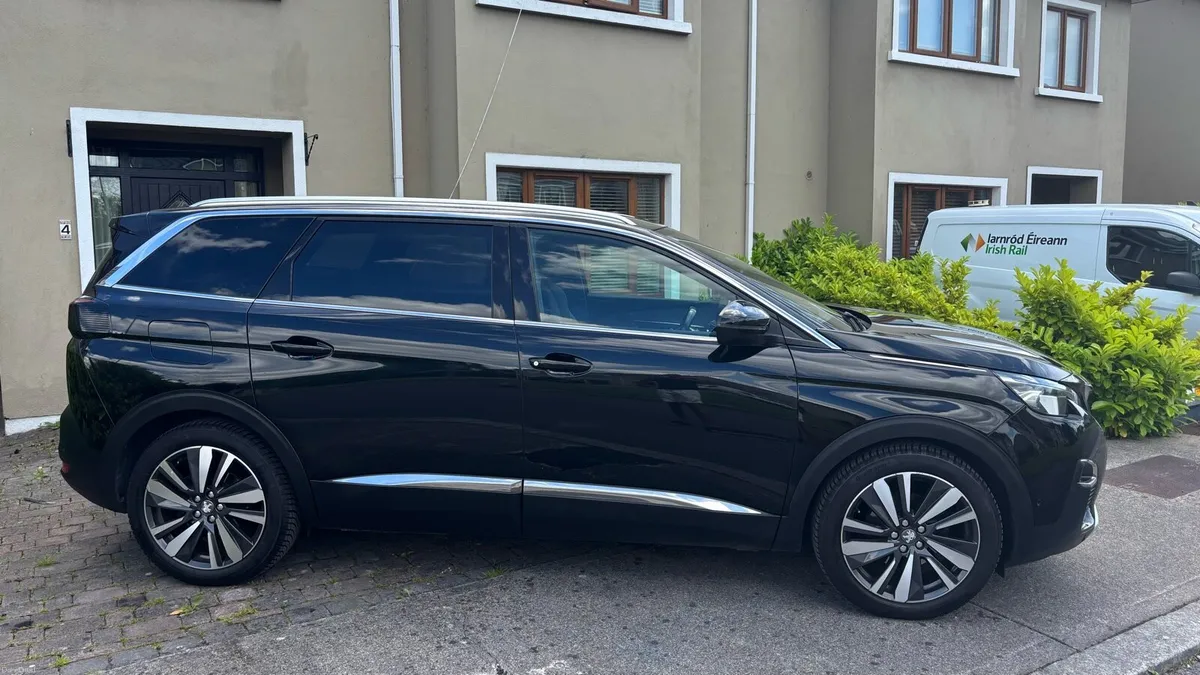 Car - Image 1