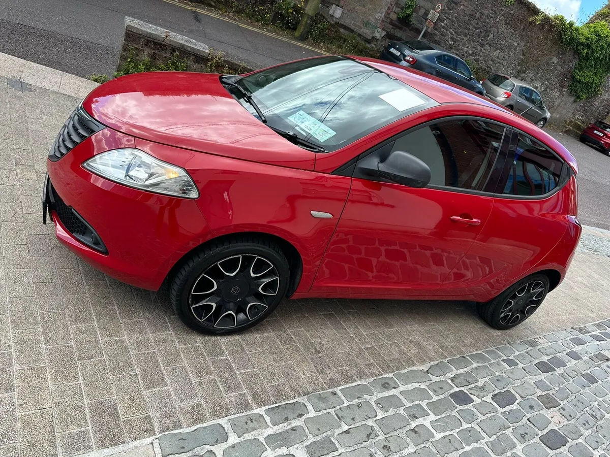 Car - Image 3