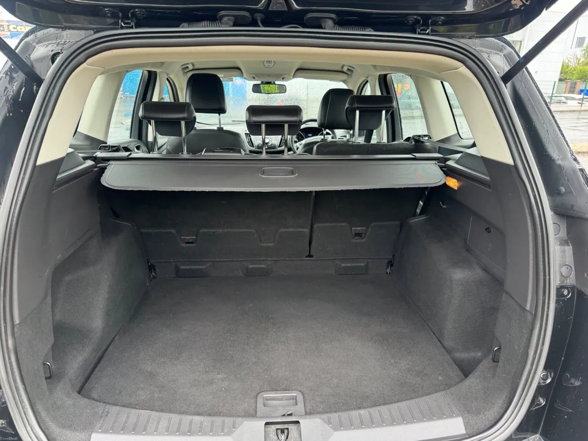 Ford Kuga 2015 titanium model - Image 5