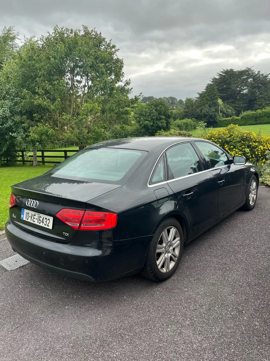 Audi A4 2010 - Image 2
