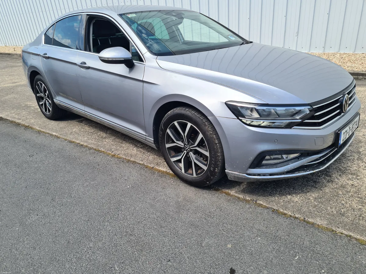 Volkswagen Passat 2022 - Image 4