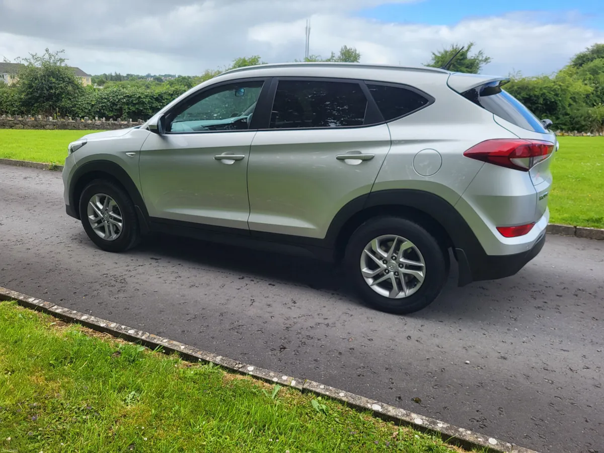 Hyundai Tucson 1.7 Diesel.  MINT CONDITION - Image 6