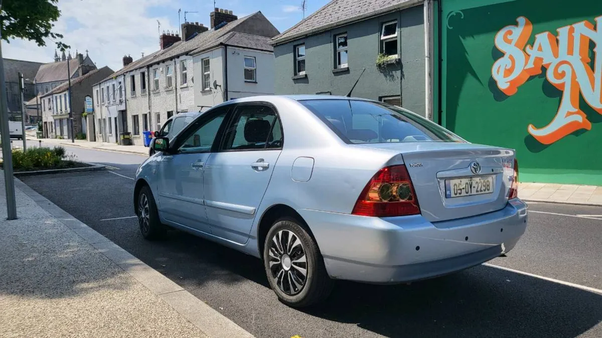 2005 Toyota Corolla - Image 2