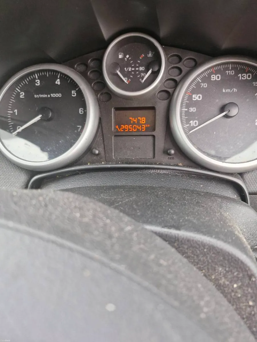 2008 car - Image 3