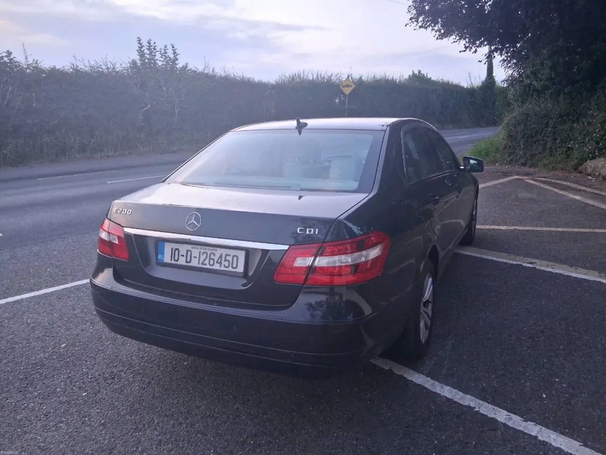 2010 Mercedes E200 Diesel - Image 4