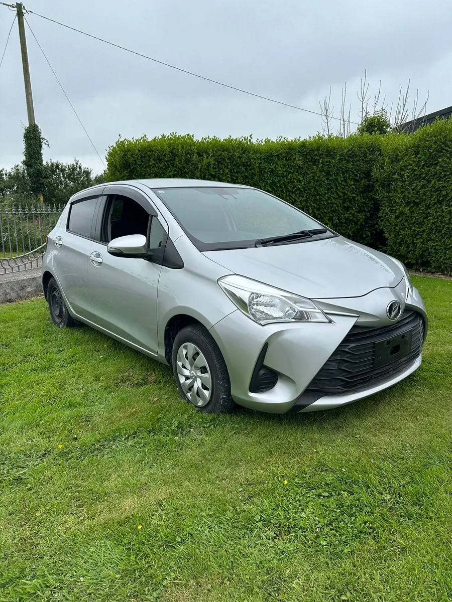 2017 Toyota Yaris/Vitz 1.0 Automatic Petrol - Image 4