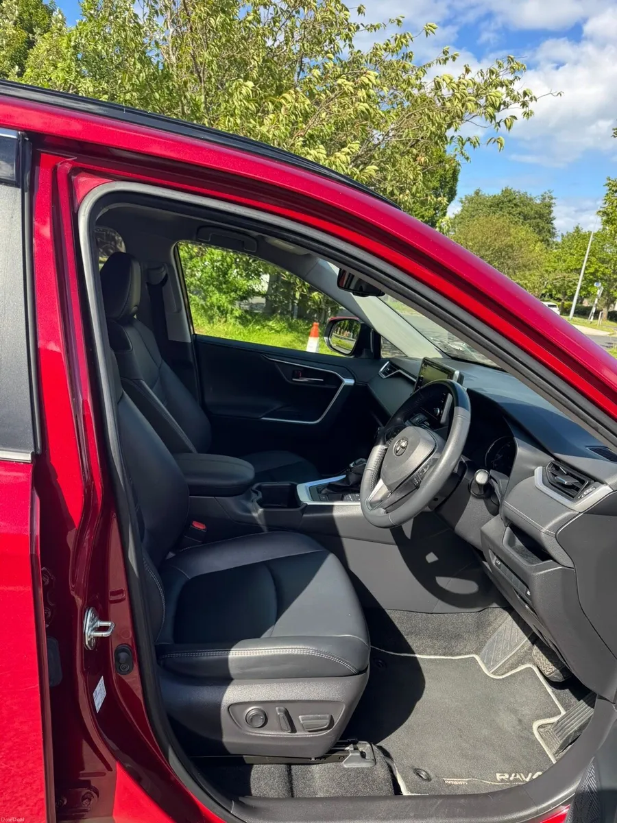 Car - Image 4