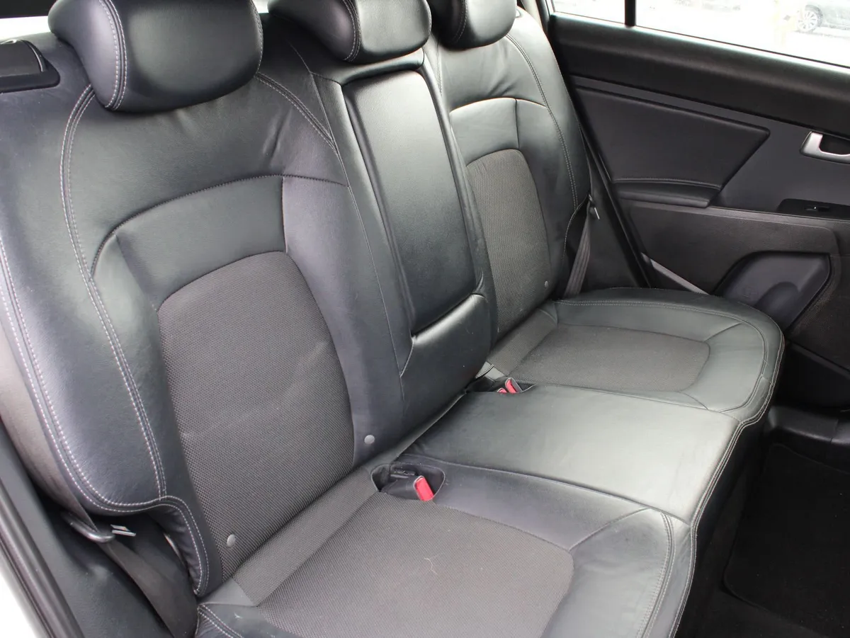 Kia Sportage 2012 - Image 4