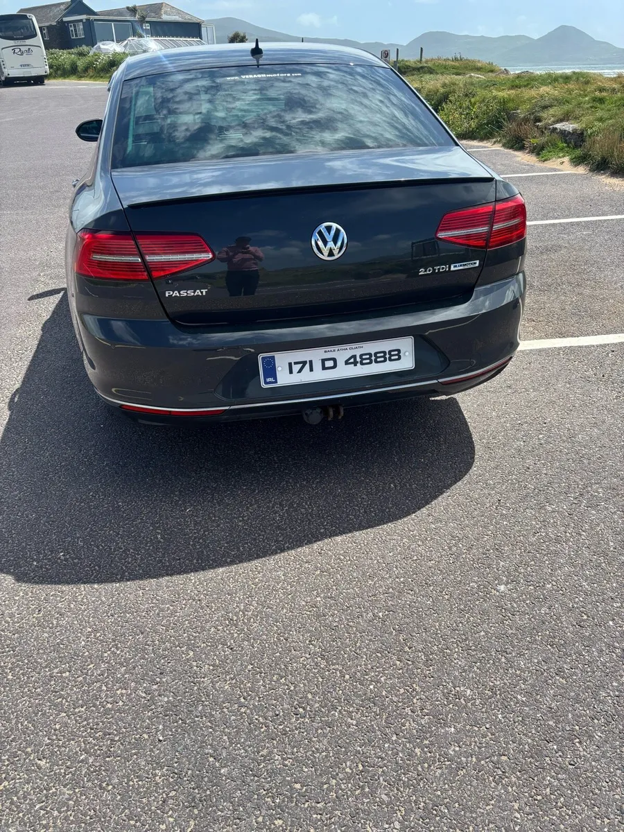 Volkswagen Passat - Image 4