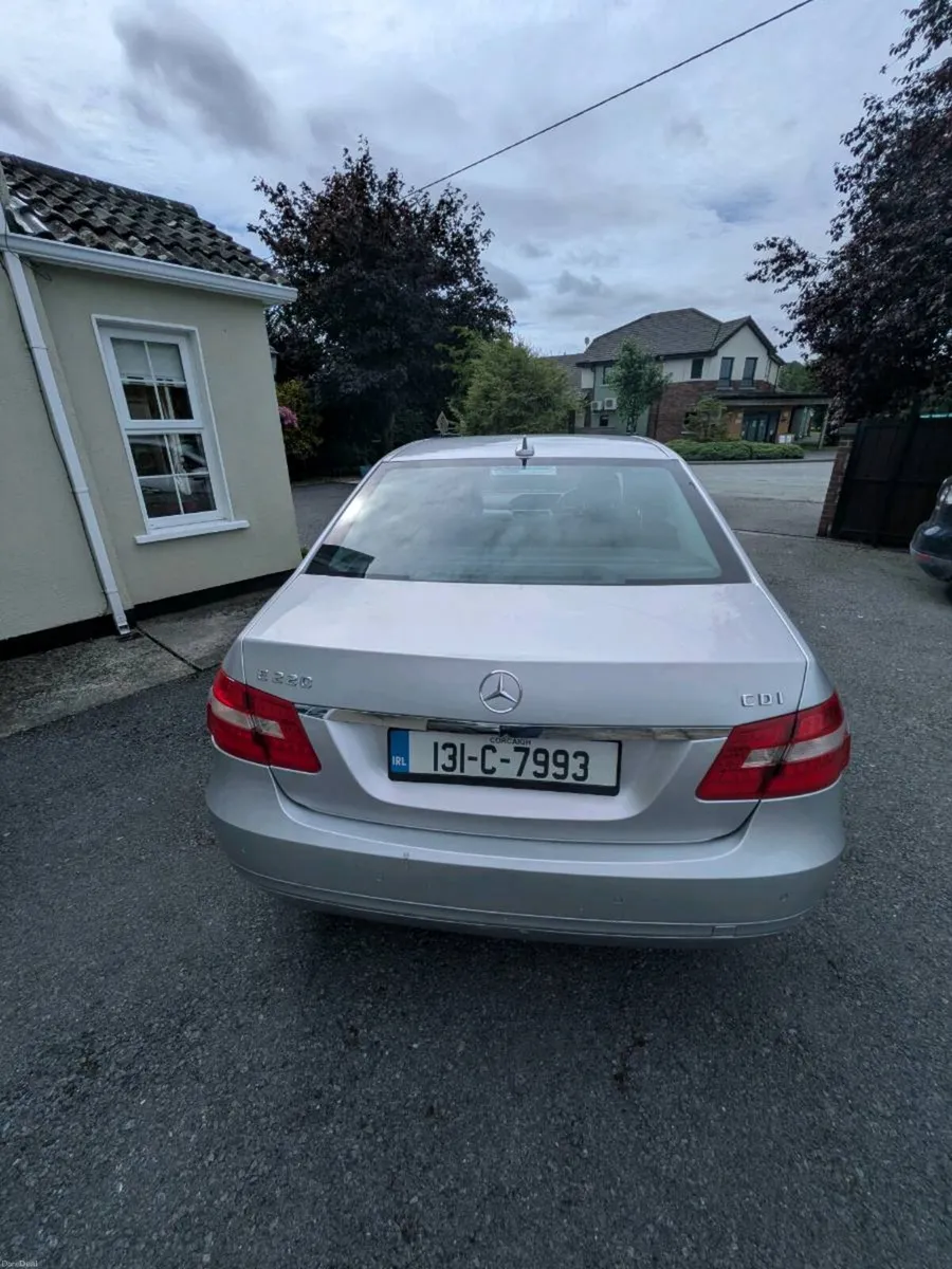 Mercedes E220 - Image 3