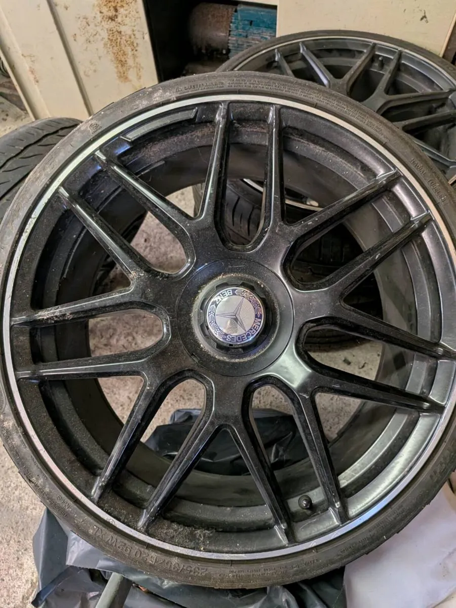Mercedes E220 - Image 6