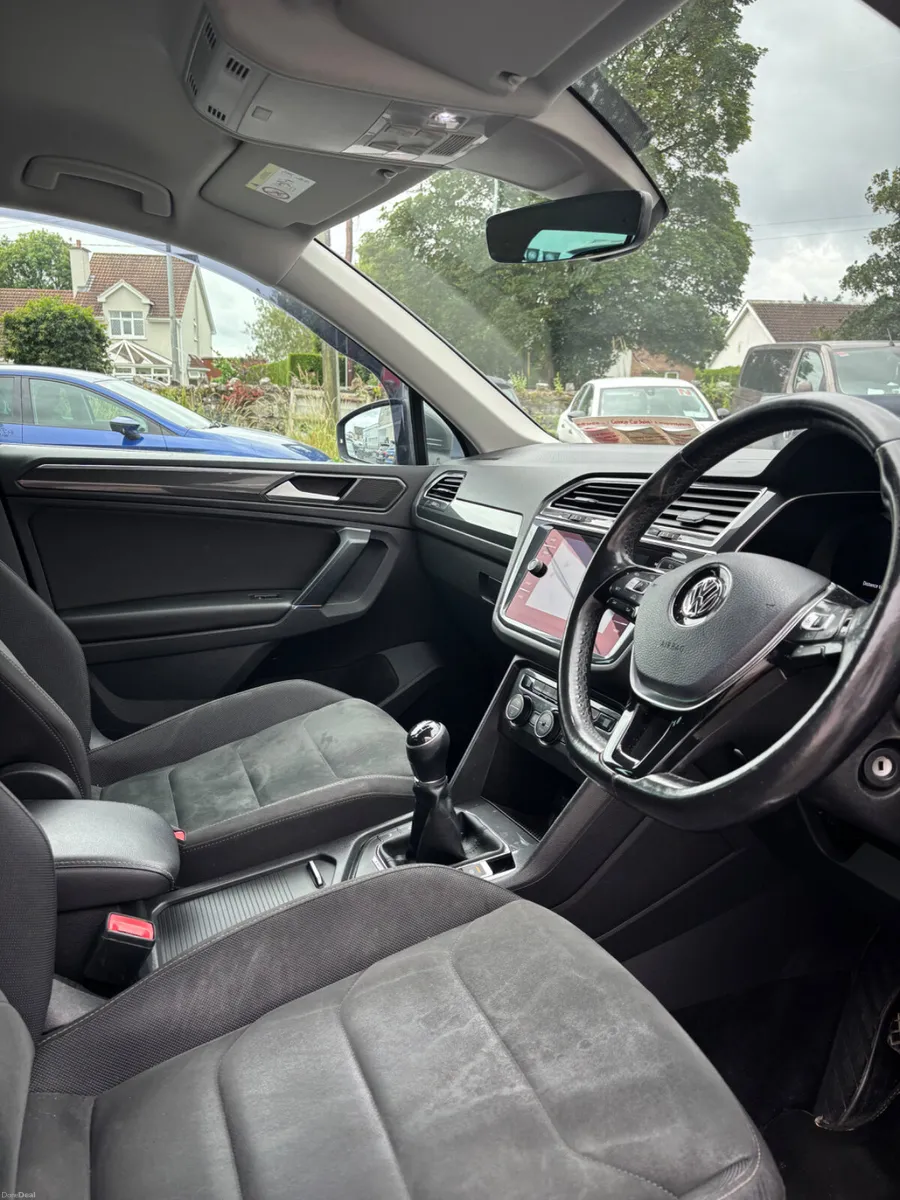 2017 Volkswagen Tiguan 2.0 TDI Highline 4Motion - Image 6