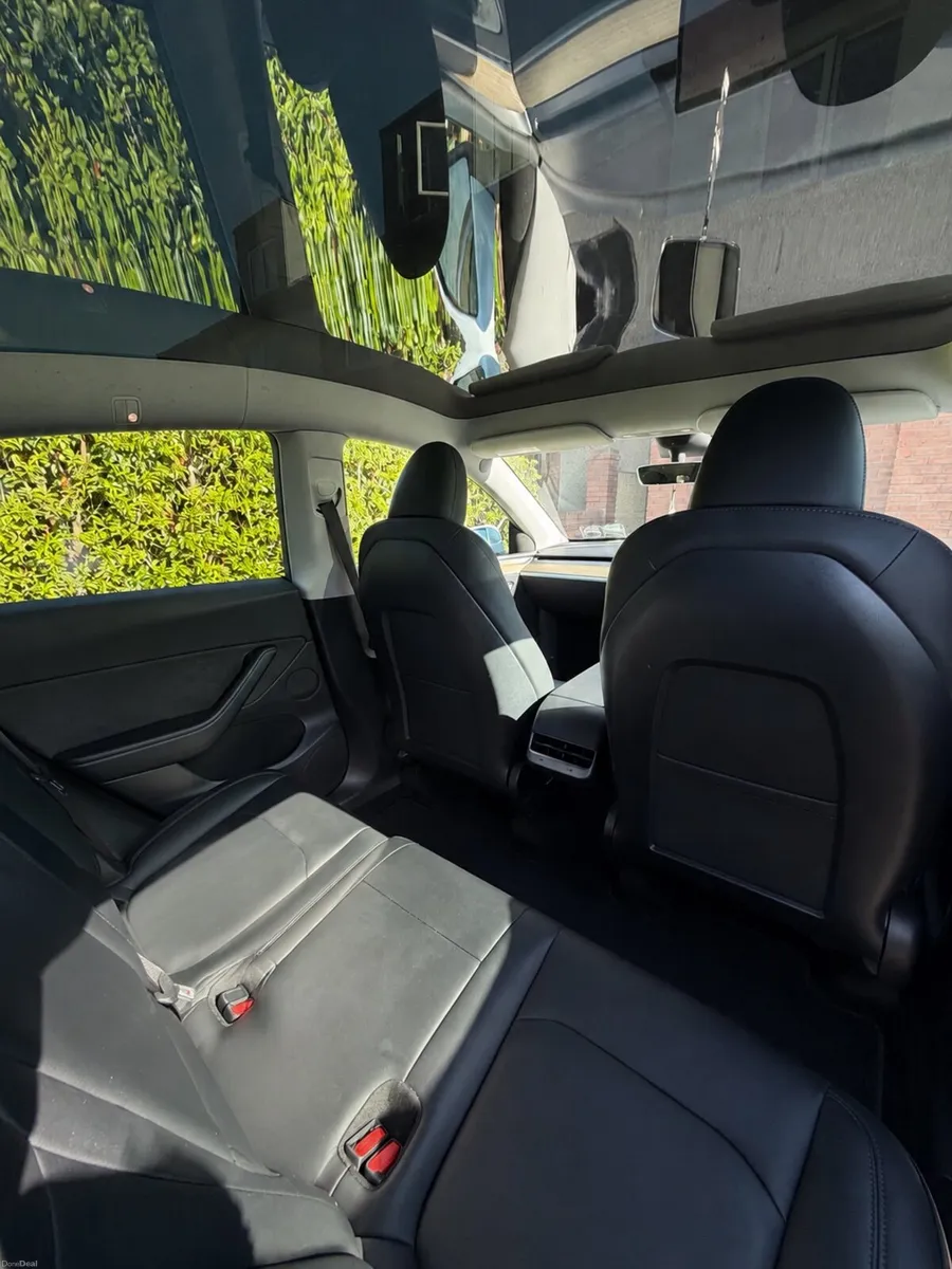 Tesla Model Y 2024 - Image 2