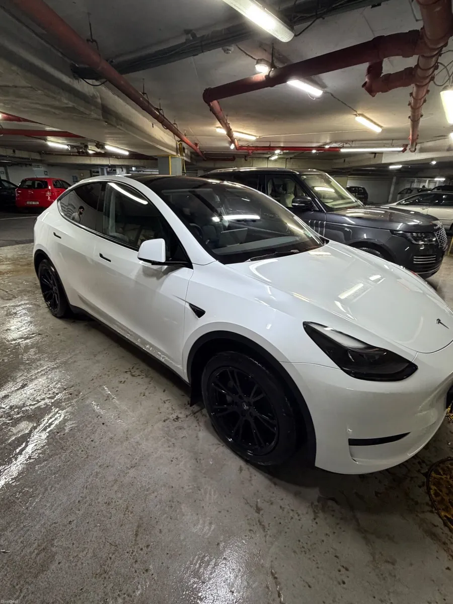 Tesla Model Y 2024 - Image 4