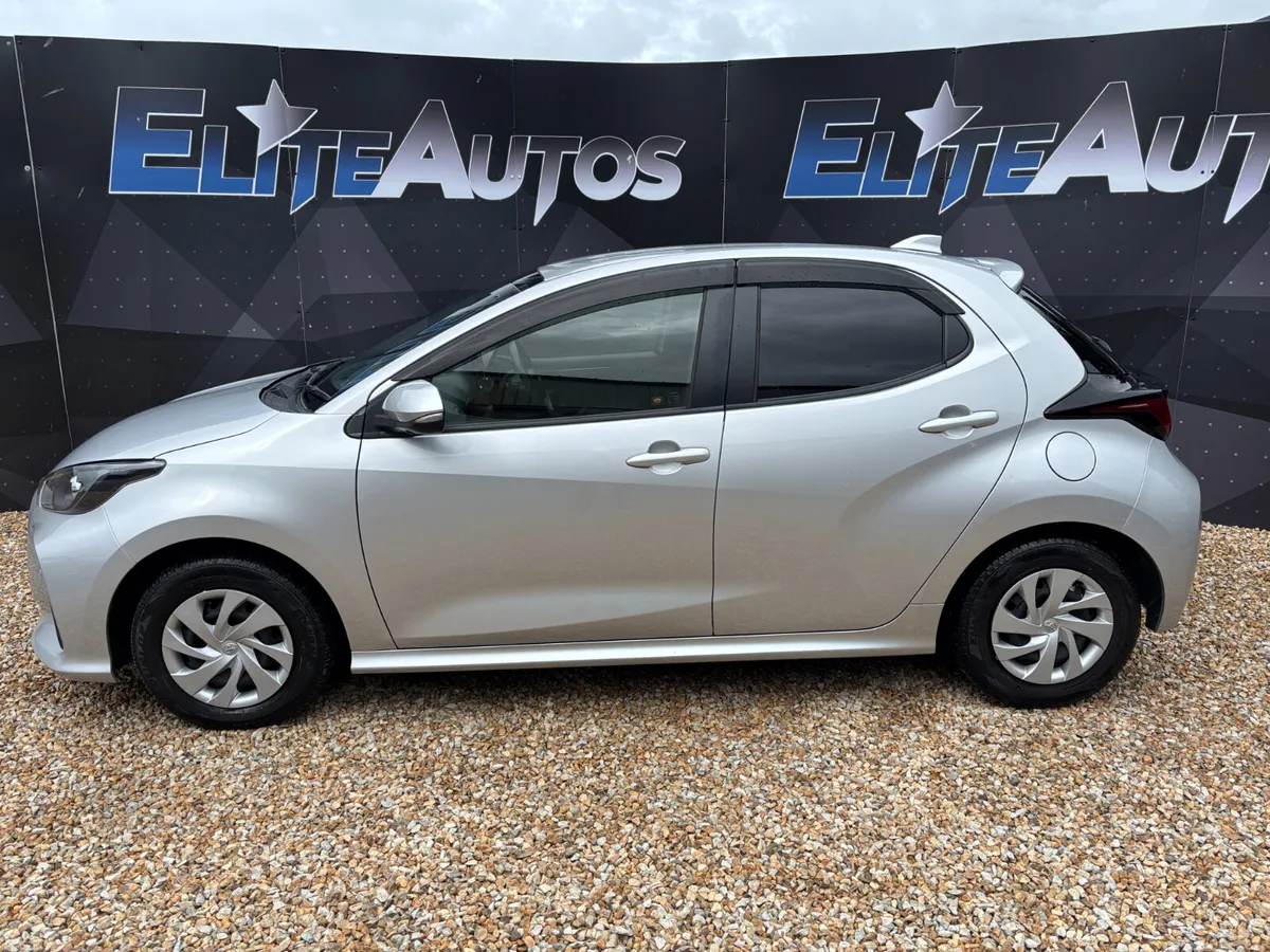 Toyota Yaris Hybrid 1.5 2020 - Image 3