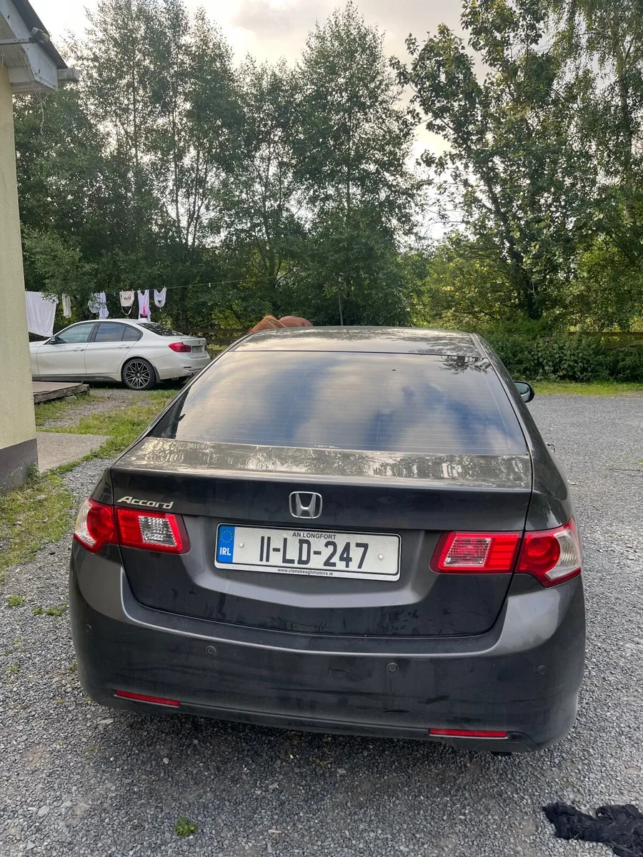 Honda Accord 2011 - Image 4