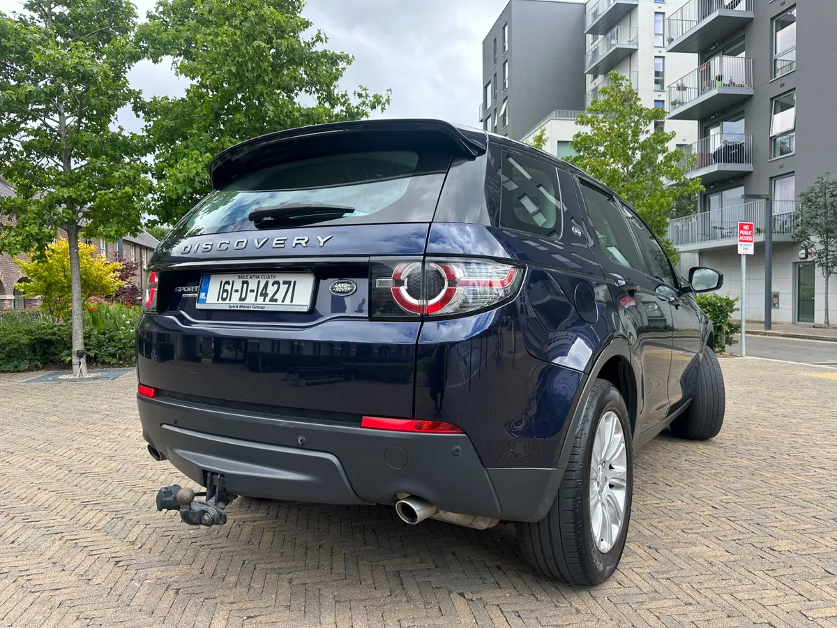 2016 Land Rover Discovery Sport 7 Seats - Image 4