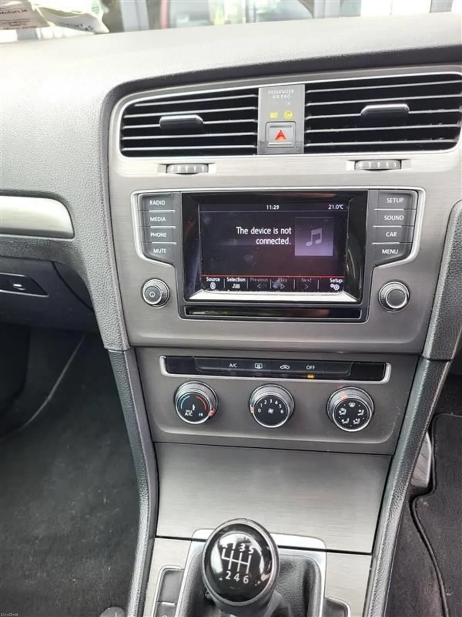 Volkswagen Golf 2013 - Image 2
